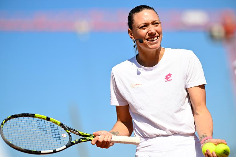 ATTENTION EDITORS - COVERAGE REQUESTED TO BELGA BY TENNIS VLAANDEREN- EDITORIAL USE ONLY Belgian Yanina Wickmayer pictured during the starter event of "Tennismakingsmaand", at tennis club Racso in Destelbergen, on Friday 04 April 2025. On the initiative of Tennis and Padel Flanders, 110 tennis clubs across Flanders are organizing 176 activities where young and old can get acquainted with the sport in a low-threshold way. Today the official kickoff, or store, of the Tennismakingsmaand is given at tennis club Racso in Destelbergen. BELGA PHOTO JASPER JACOBS