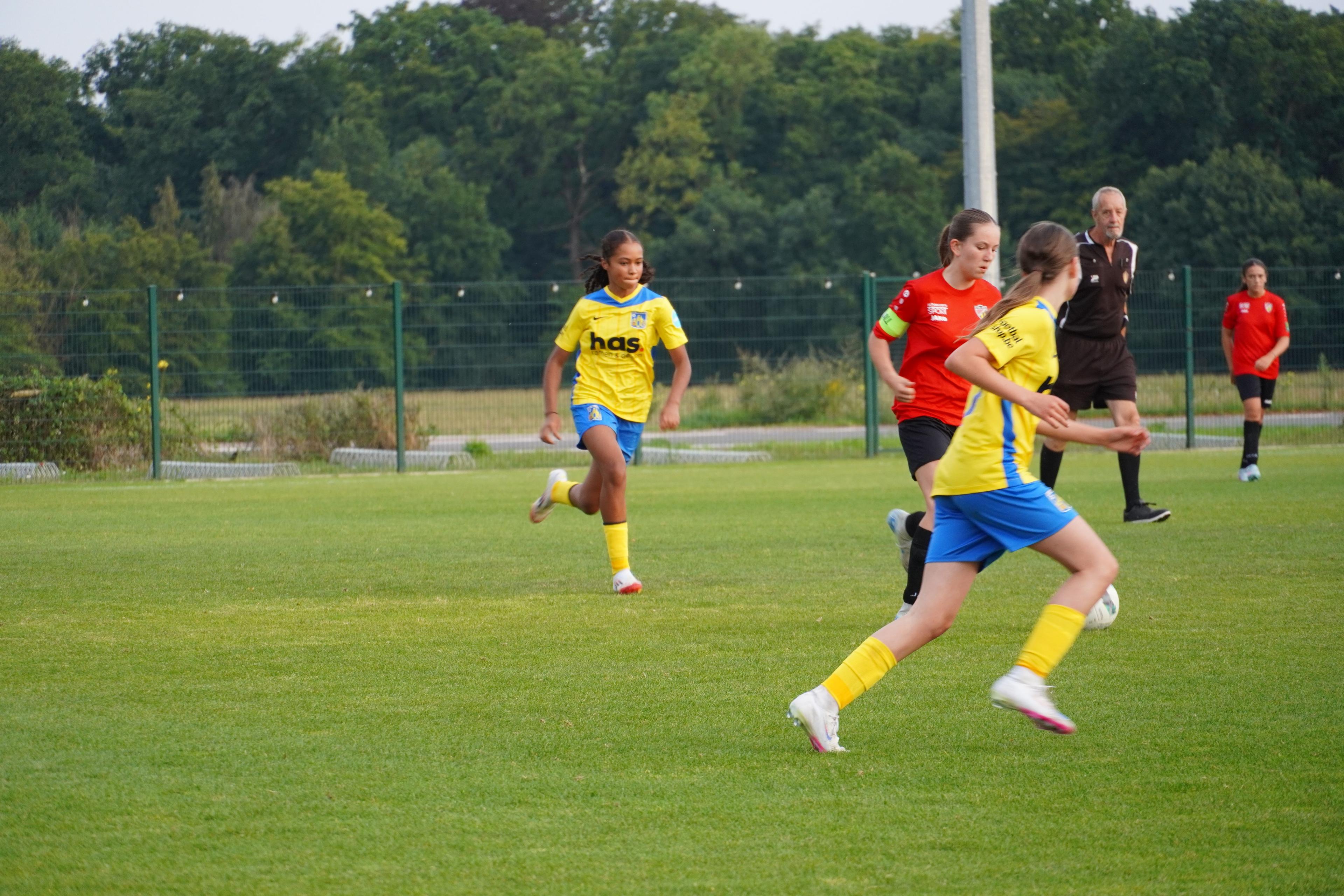 KVC Westerlo vs Lyra Lierse U16 Meisjes