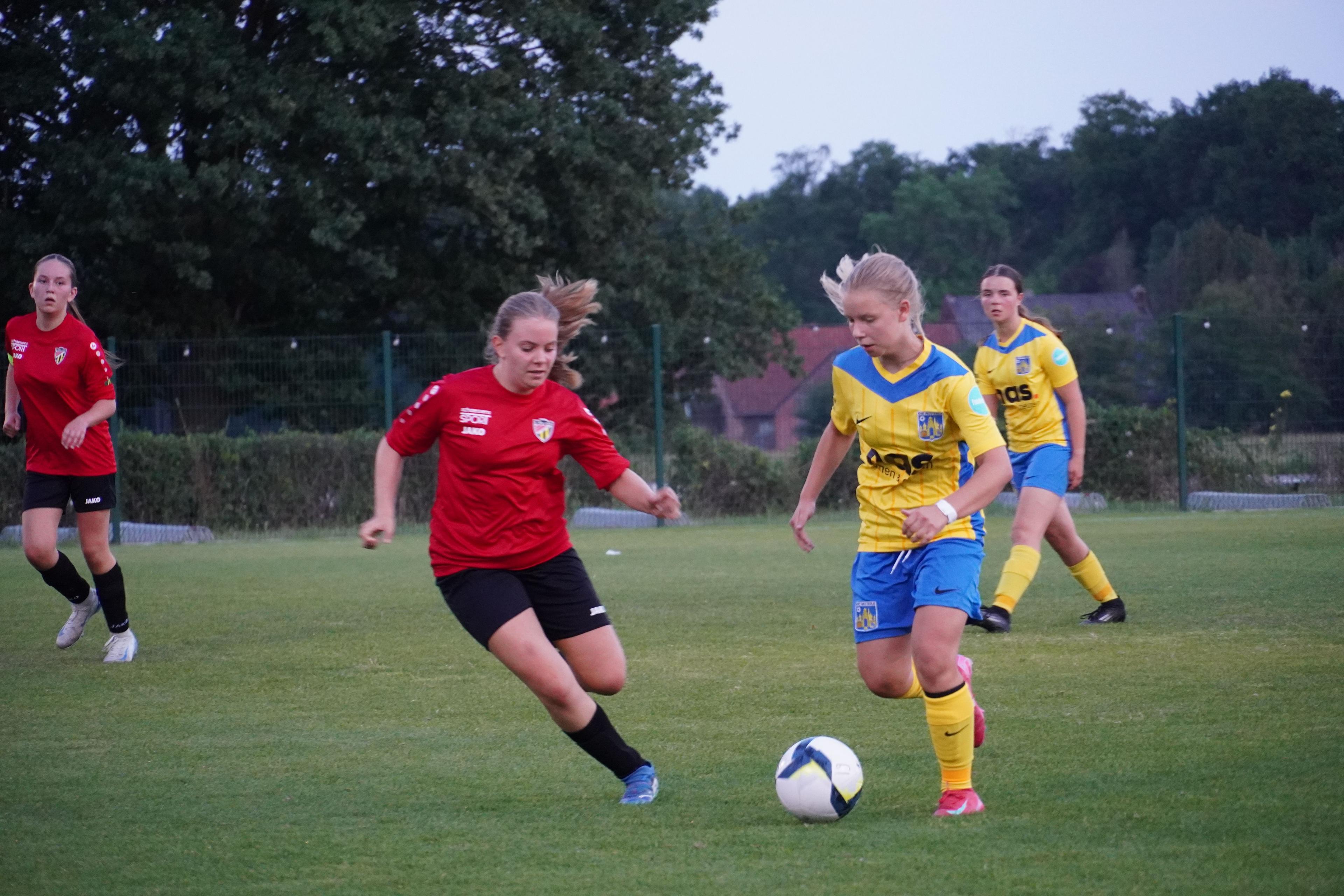 KVC Westerlo vs Lyra Lierse U16 Meisjes
