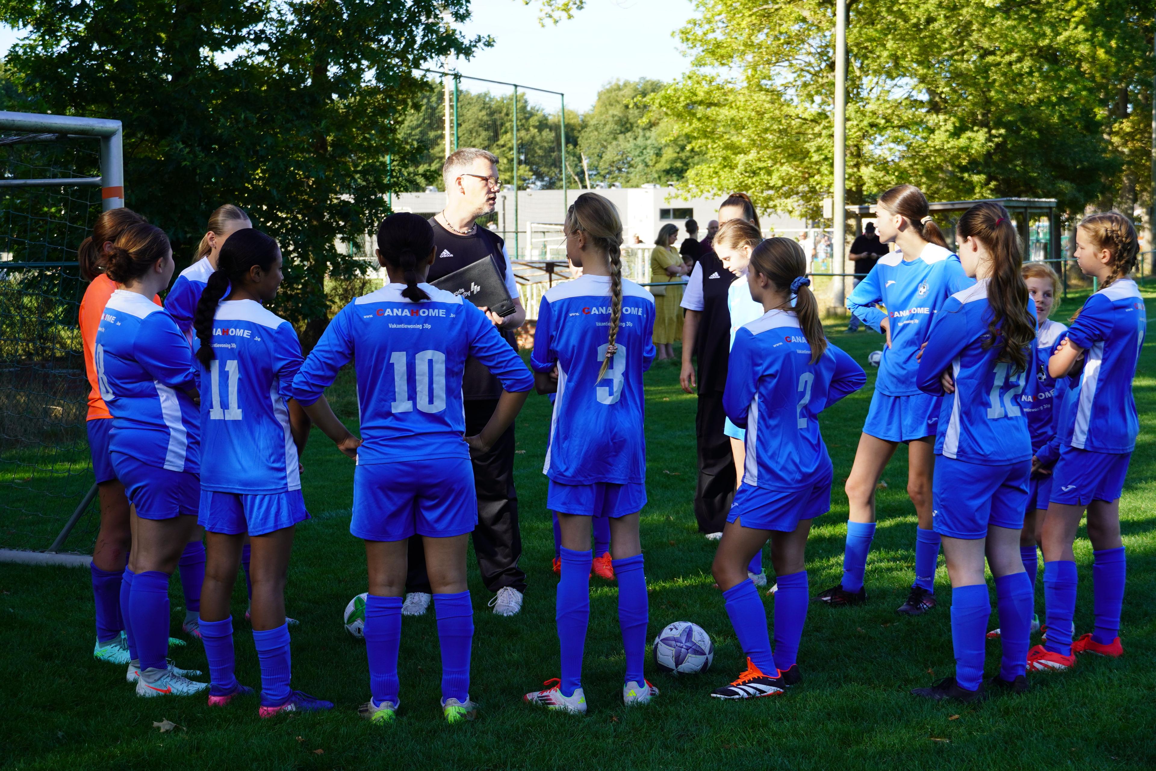 Moldavo VC vs SK Kadijk U16 meisjes