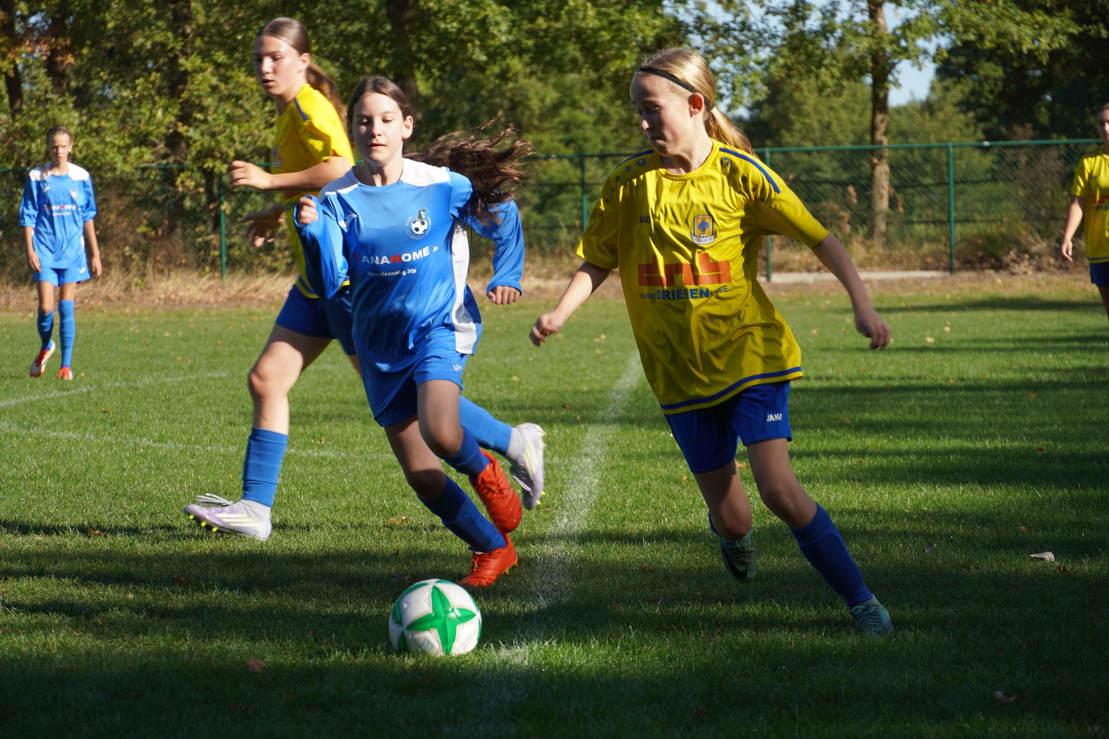 Moldavo VC vs SK Kadijk U16 meisjes