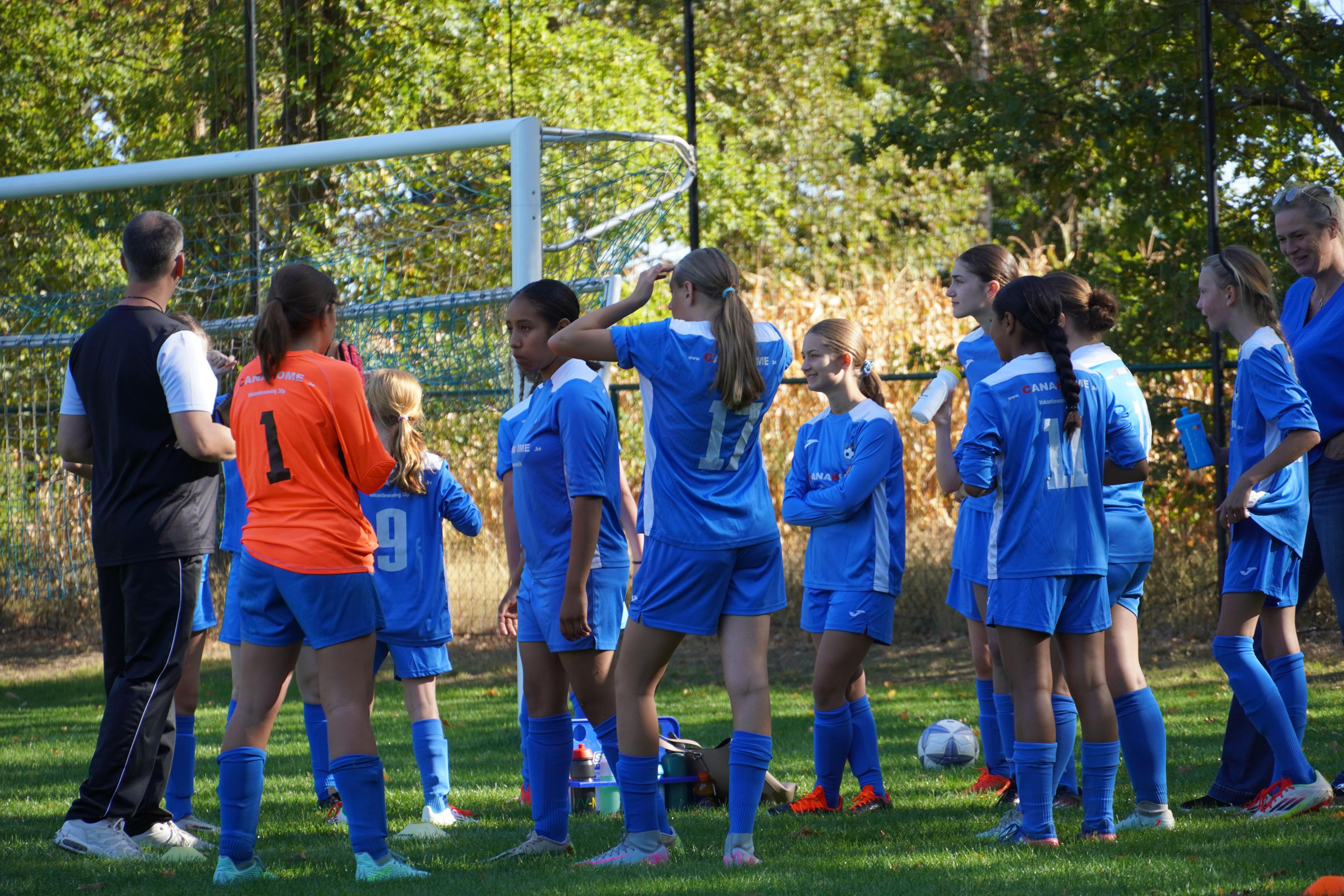 Moldavo VC vs SK Kadijk U16 meisjes