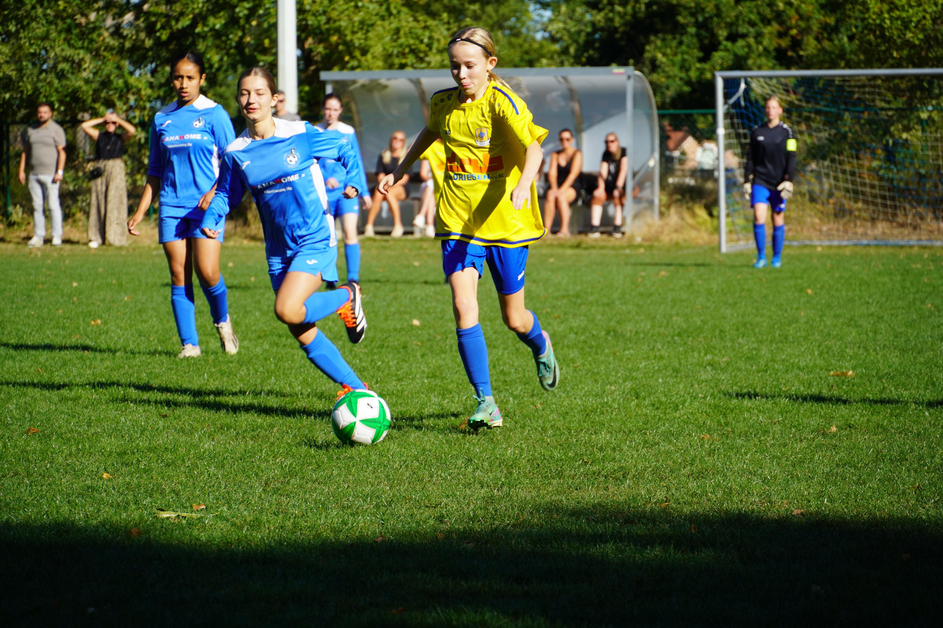 Moldavo VC vs SK Kadijk U16 meisjes