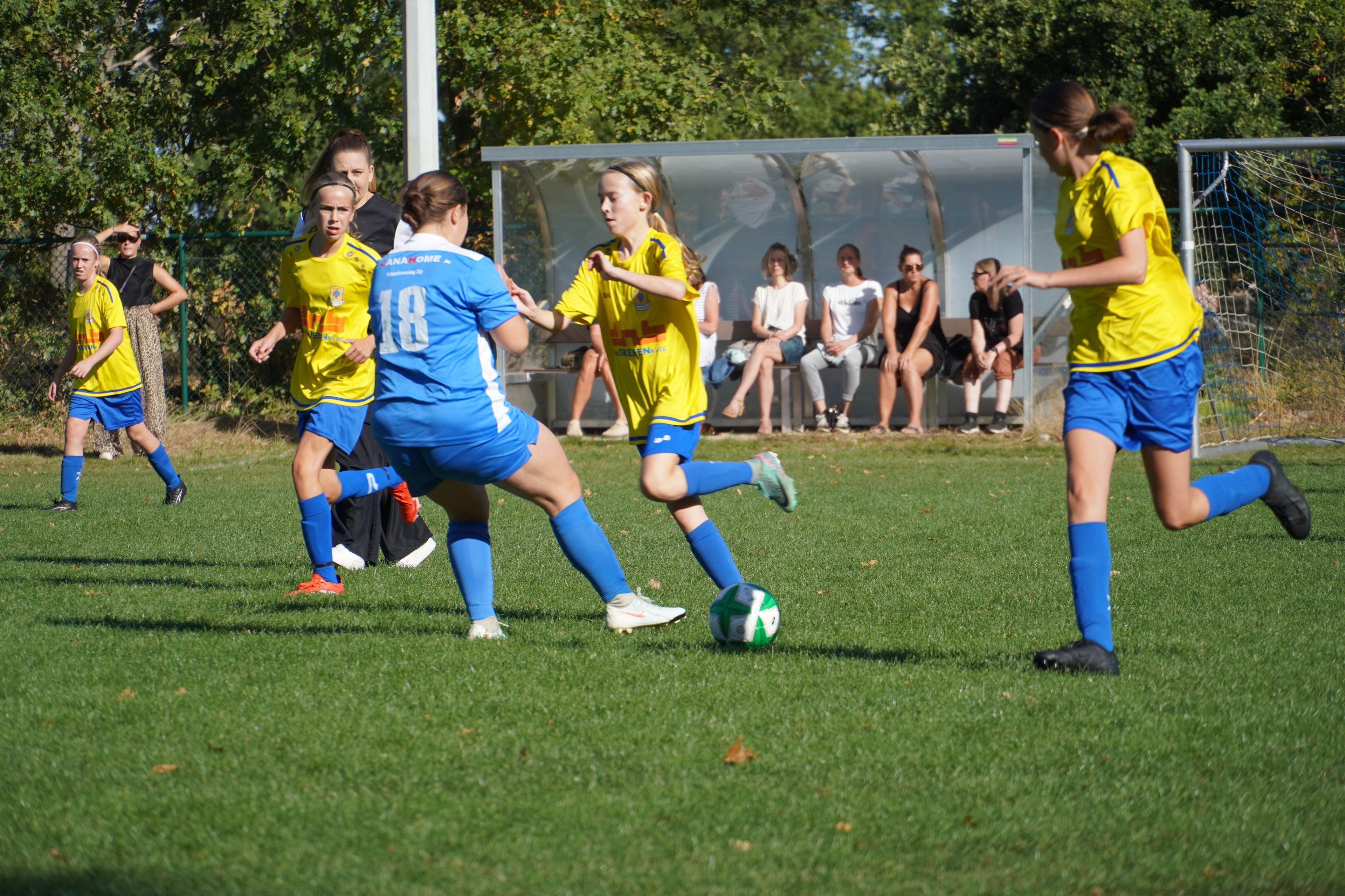 Moldavo VC vs SK Kadijk U16 meisjes