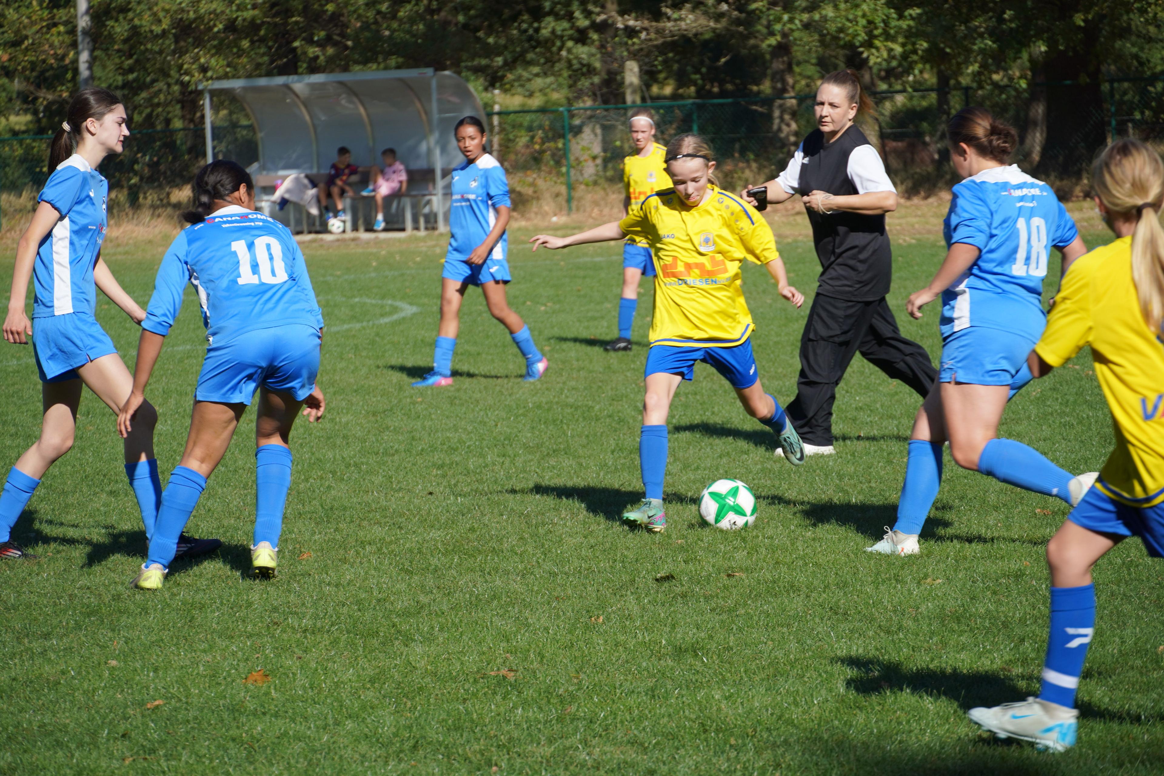 Moldavo VC vs SK Kadijk U16 meisjes