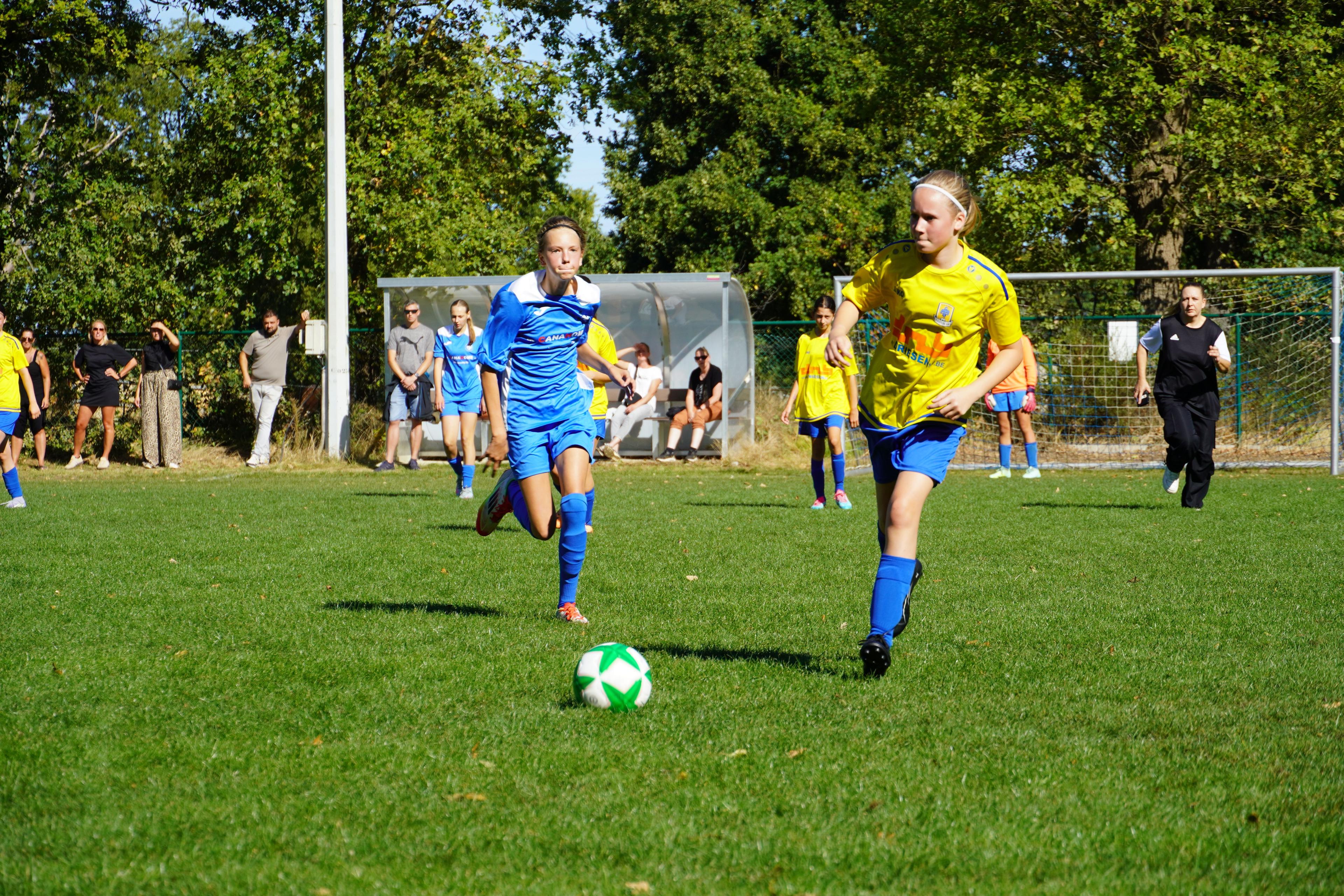 Moldavo VC vs SK Kadijk U16 meisjes