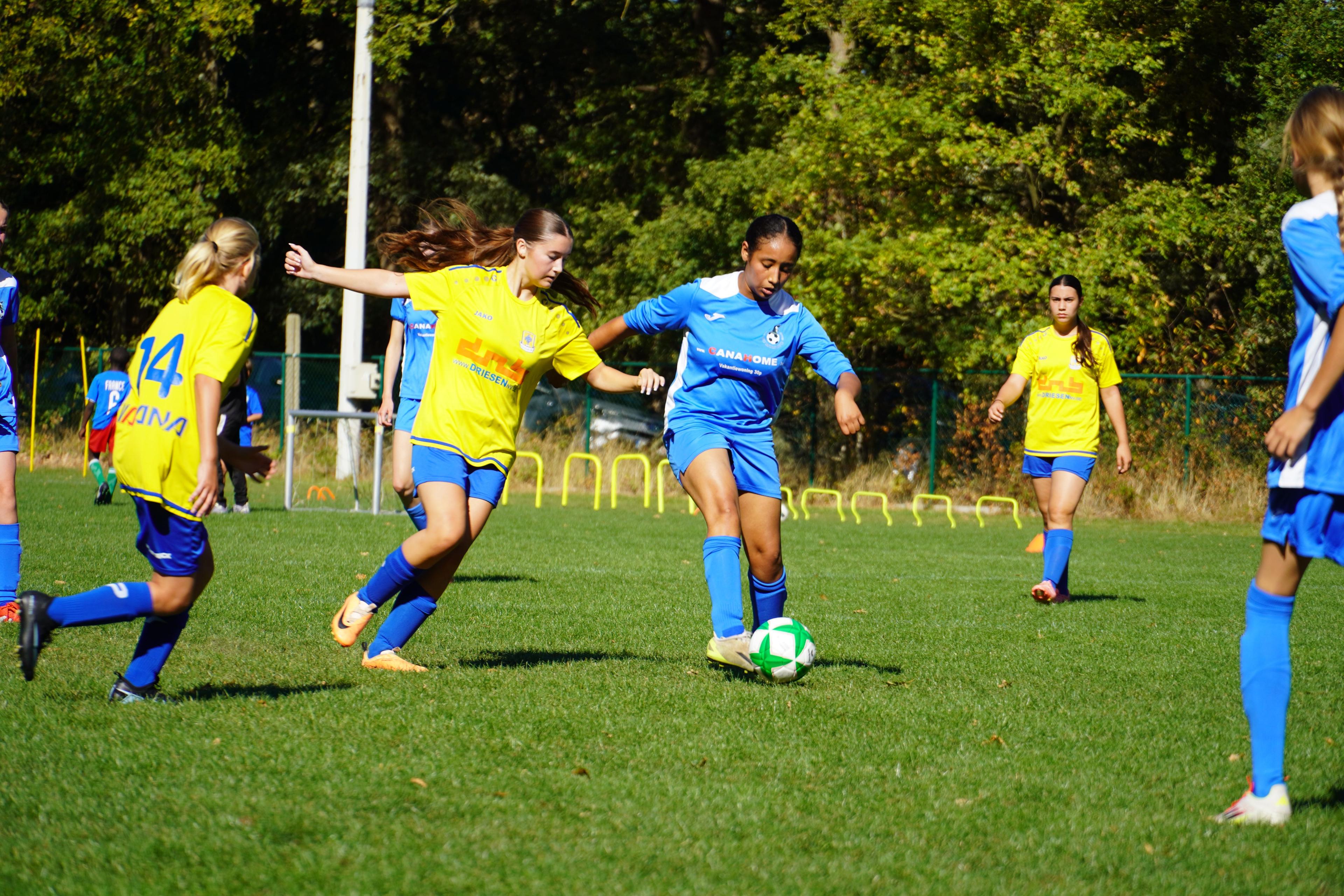 Moldavo VC vs SK Kadijk U16 meisjes
