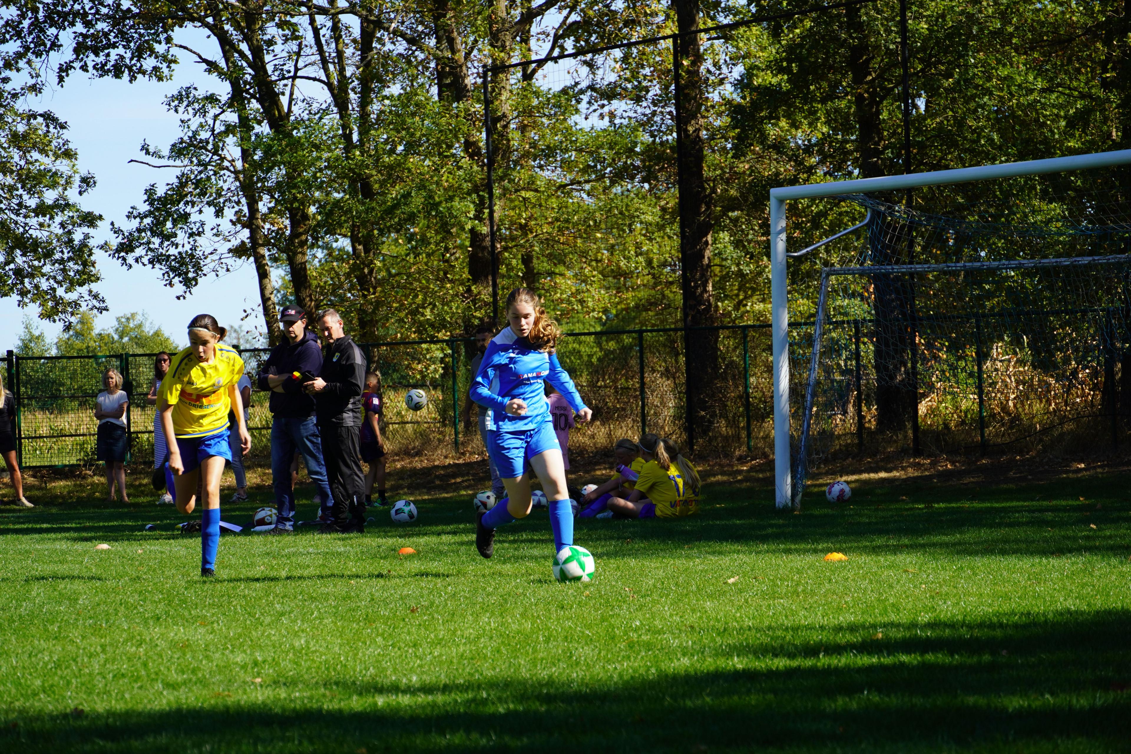 Moldavo VC vs SK Kadijk U16 meisjes
