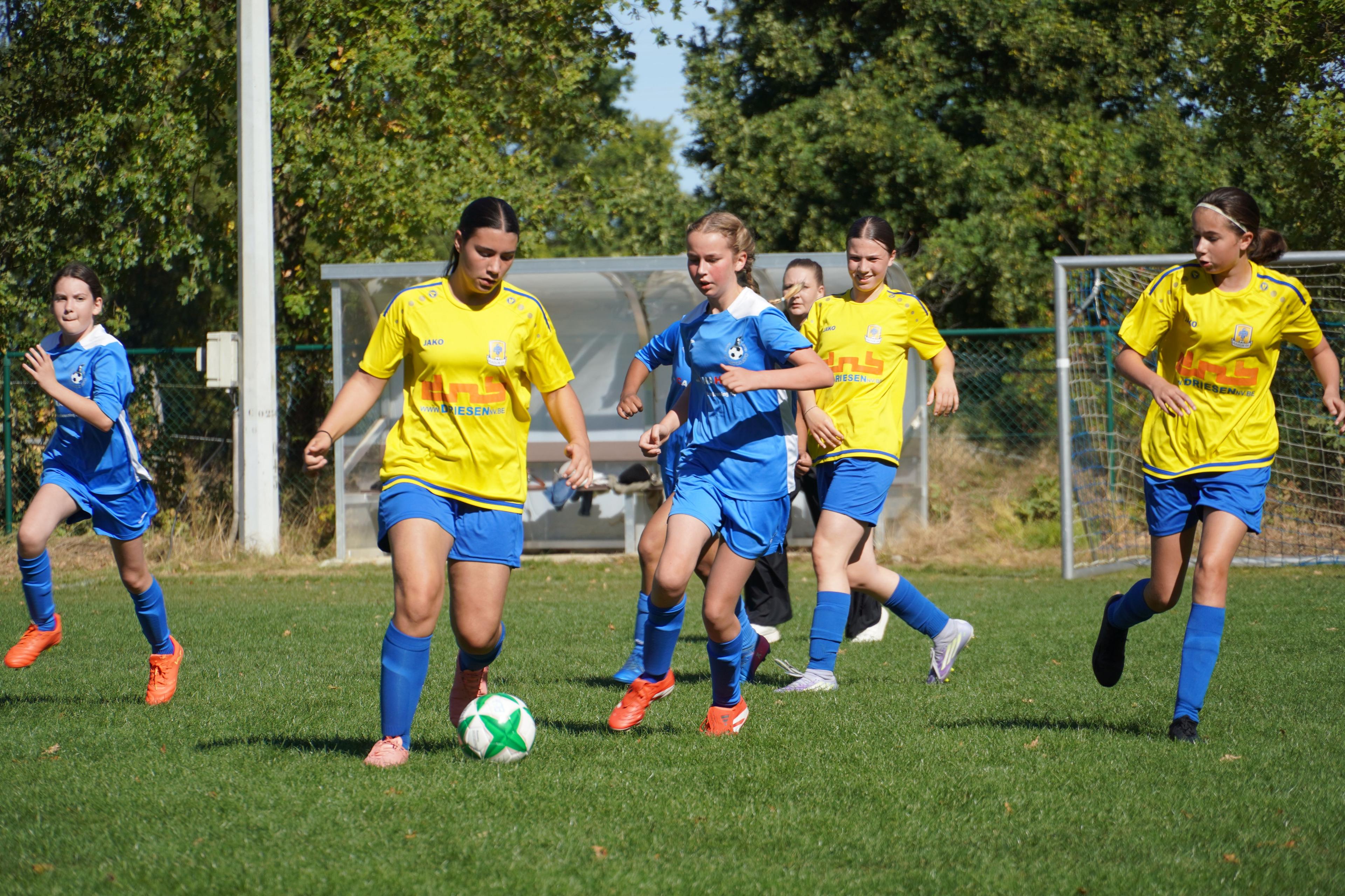 Moldavo VC vs SK Kadijk U16 meisjes
