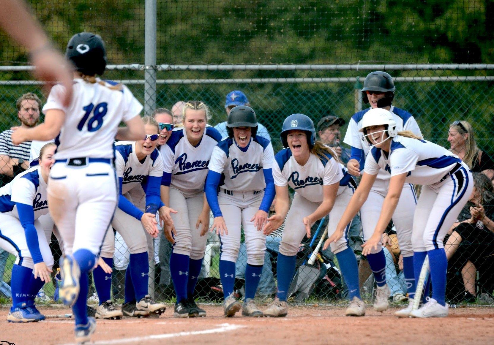 Hoboken Pioneers werden zondag 5 oktober Belgisch Kampioen Softball Ladies 2025 in een volgepakt Beveren softball ballpark.