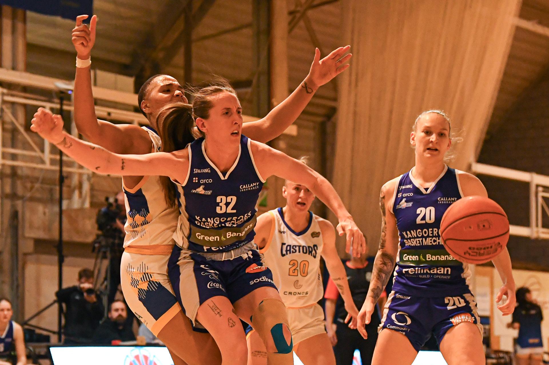 Castors' Jaquaya Miller and Mechelen's Leigha Brown pictured in action during a basketball match between Royal Castors Braine and Kangoeroes Mechelen, Tuesday 22 April 2025, in Braine-l'Alleud, a 3rd leg best-of-3 game in the play-offs finals of the Women's Top Division Belgian basketball competition. BELGA PHOTO JILL DELSAUX