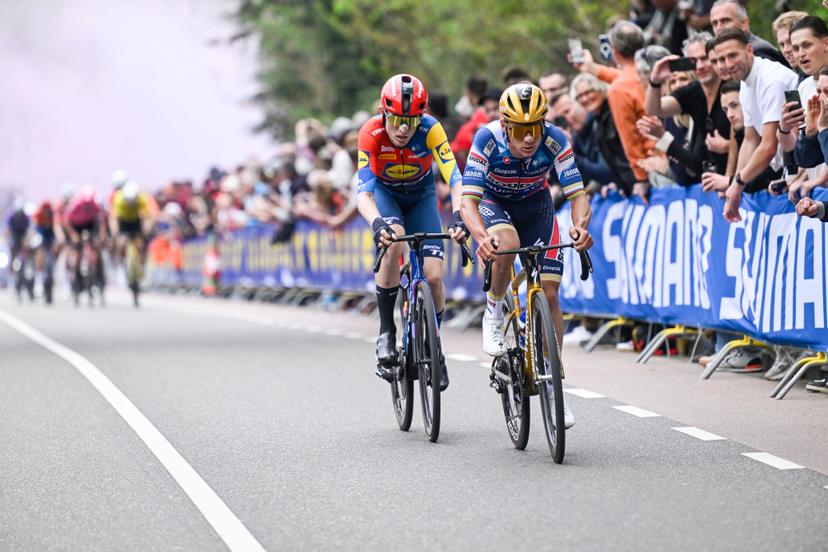 Danish Mattias Skjelmose Jensen of Lidl-Trek and Belgian Remco Evenepoel of Soudal Quick-Step pictured in action on the Cauberg during the men elite 'Amstel Gold Race' one day cycling race, 255,9 km from Maastricht to Valkenburg, The Netherlands, Sunday 20 April 2025. BELGA POOL NICO VERVEECKEN