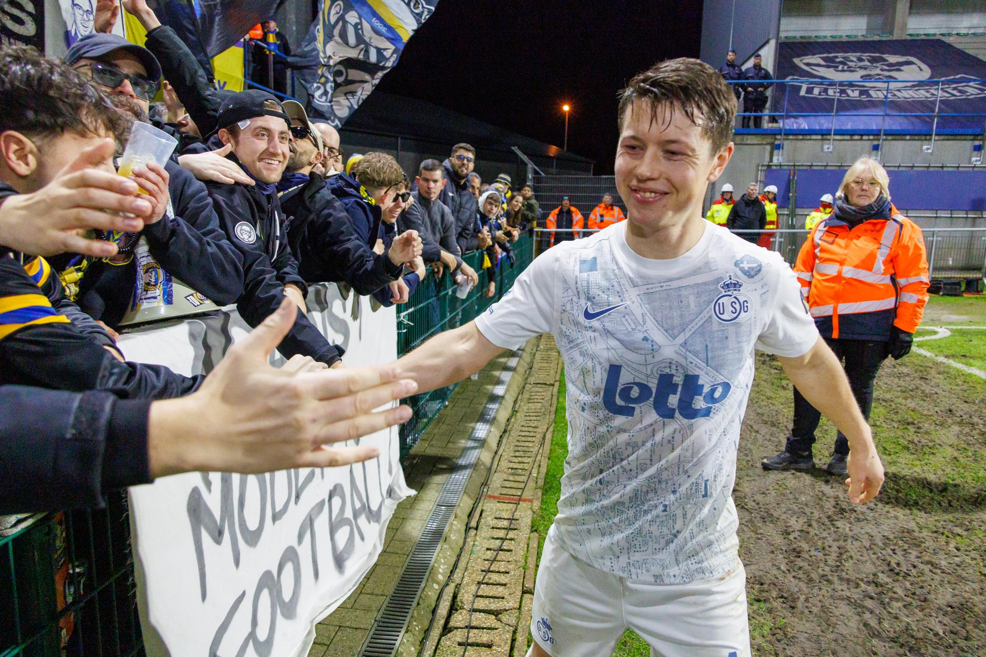 Union's Mathias Rasmussen celebrates after winning a soccer game between FCV Dender EH vs Royale Union Saint-Gilloise, in the 1/4 final of the Croky Cup Belgian cup, Wednesday 14 January 2026 in Denderleeuw. BELGA PHOTO KURT DESPLENTER
