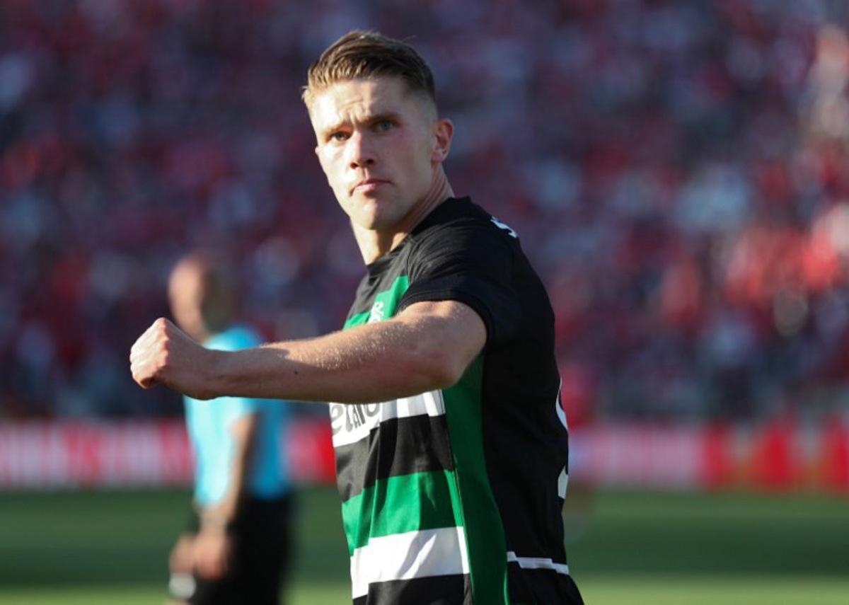 Sporting Lisbon's Swedish forward #09 Viktor Gyokeres reacts during the 'Taca de Portugal' (Portugal's Cup) final football match between SL Benfica and Sporting CP at Jamor stadium in Oeiras, on May 25, 2025.  CARLOS COSTA / AFP