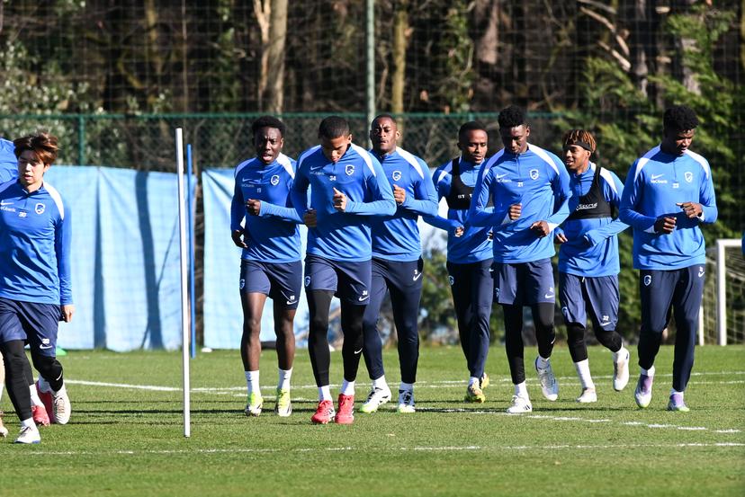 Genk's players pictured during a training session of Belgian soccer team KRC Genk, Wednesday 25 February 2026 in Genk. The team is preparing for tomorrow's match against Croatian GNK Dinamo Zagreb, in the play-off for the knockout phase of the UEFA Europa League tournament. Genk won the first leg 1-3. BELGA PHOTO JILL DELSAUX