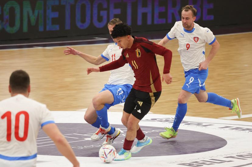 Czechia's David Drozd and Belgium's Jamal Aabbou fight for the ball during a futsal game between Belgium and Czechia, in Roosdaal, on Wednesday 12 March 2025, the main round of qualification of the group 9 (match 5/6) for the Euro 2026. BELGA PHOTO VIRGINIE LEFOUR
