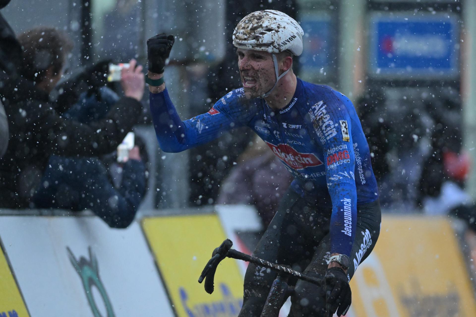 Belgian Niels Vandeputte celebrates as he crosses the finish line to win the men elite race at the cyclocross cycling event in Gullegem on Saturday 03 January 2026,  stage 7/8 in the Superprestige cyclocross cycling competition BELGA PHOTO DAVID PINTENS