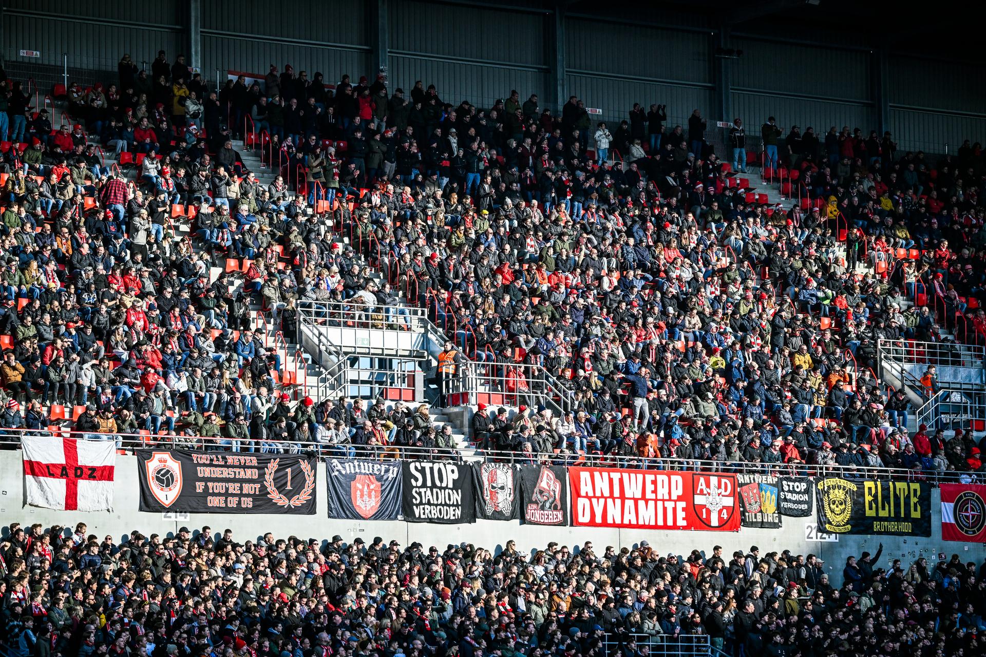 Antwerp's supporters pictured during a soccer match between Royal Antwerp FC and Sporting Charleroi, Sunday 25 January 2026 in Antwerp, on day 22 of the 2025-2026 'Jupiler Pro League' first division of the Belgian championship. BELGA PHOTO TOM GOYVAERTS