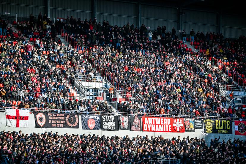 Antwerp's supporters pictured during a soccer match between Royal Antwerp FC and Sporting Charleroi, Sunday 25 January 2026 in Antwerp, on day 22 of the 2025-2026 'Jupiler Pro League' first division of the Belgian championship. BELGA PHOTO TOM GOYVAERTS