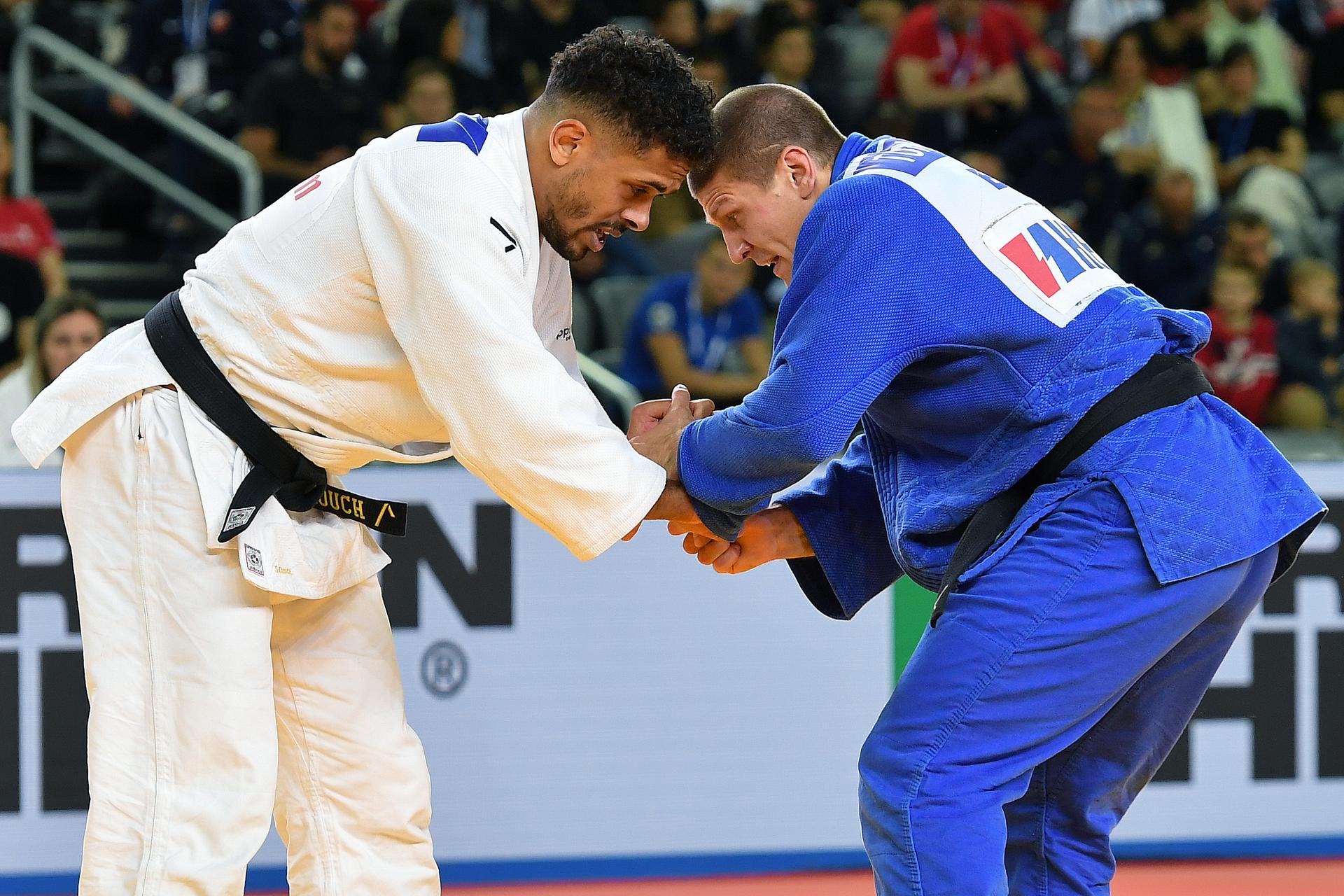 Belgian Sami Chouchi (white) and Bosnia and Herzegovina's Toni Miletic (blue) pictured in action during a fight in the men's -90kg category at the European Championships judo in Zagreb, Croatia on Saturday 27 April 2024. The tournament is taking place from 25 tot 27 April.  BELGA PHOTO NIKOLA KRISTIC