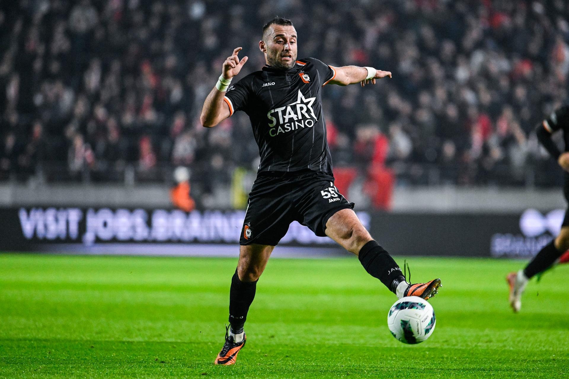 Deinze's Tuur Dierckx pictured in action during a soccer game between JPL club Royal Antwerp and second division club KMSK Deinze, Thursday 31 October 2024 in Deurne, in the round 1 of 16 of the 'Croky Cup' Belgian soccer cup. BELGA PHOTO TOM GOYVAERTS