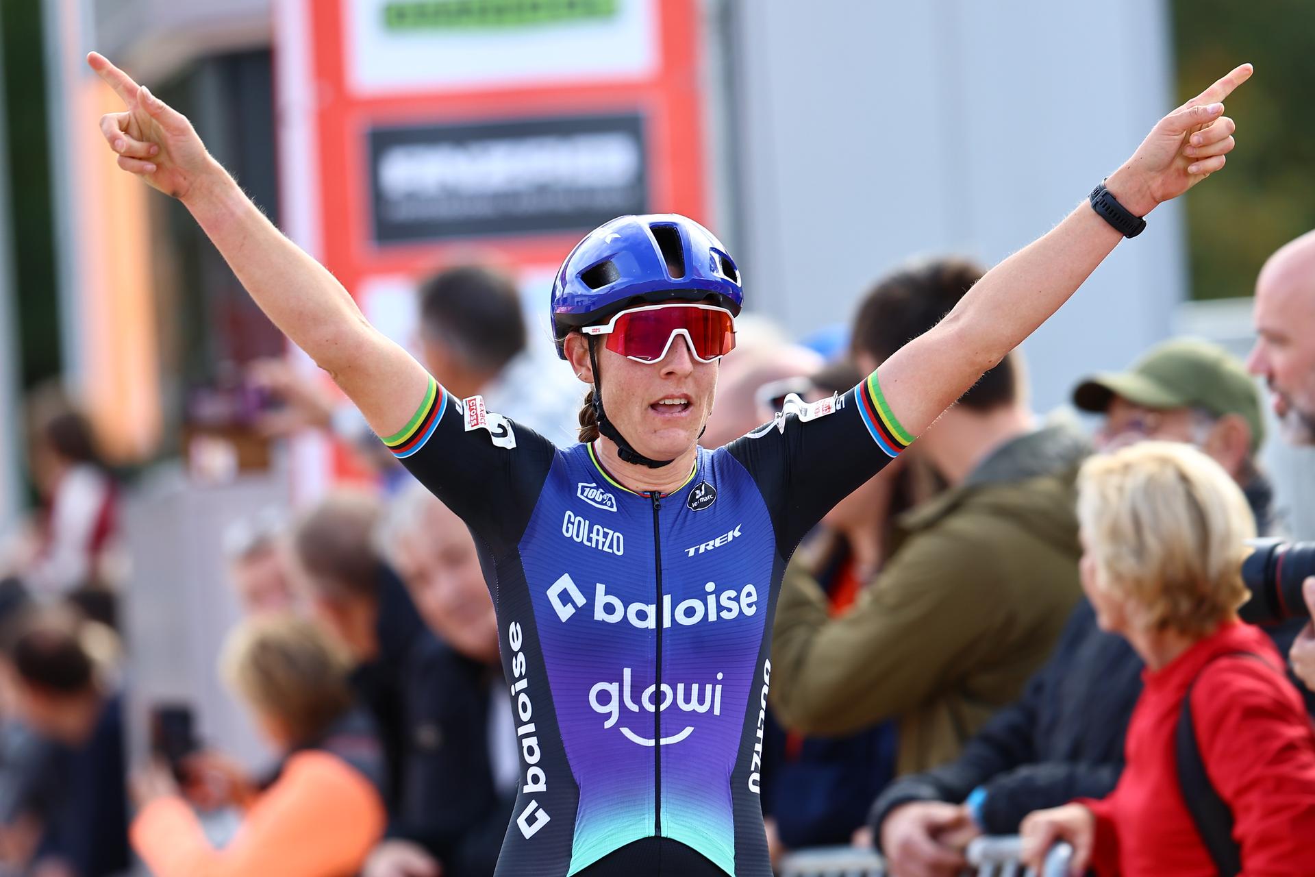 Dutch Lucinda Brand celebrates after winning the women's elite race of the Exact Cross Essen, stage 2 (out of 7) in the Exact Cross cyclocross competition, Saturday 18 October 2025, in Essen. BELGA PHOTO DAVID PINTENS