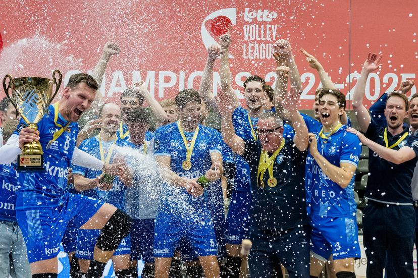 Roeselare's players celebrate after winning the match between Haasrode Leuven and Roeselare, a Play-off Final (4th game, best-of-5) game in the Lotto Volley League Men, Tuesday 13 May 2025 in Leuven. BELGA PHOTO JASPER JACOBS