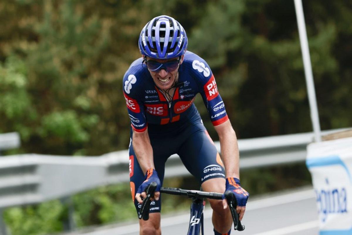 Team Picnic PostNL's French rider Romain Bardet rides in the lead as he climbs Le Motte during the 17th stage of the 108th Giro d'Italia cycling race, 155kms from San Michele all'Adige to Bormio, on May 28, 2025.  Luca Bettini / AFP