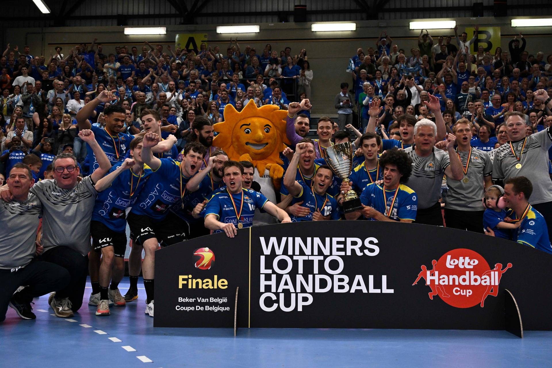 Bocholt's players celebrate after winning a handball game between Hubo handbal Hasselt and Achilles Bocholt, Saturday 19 April 2025, in Hasselt, the men's final of the Belgian handball cup. BELGA PHOTO JOHAN EYCKENS