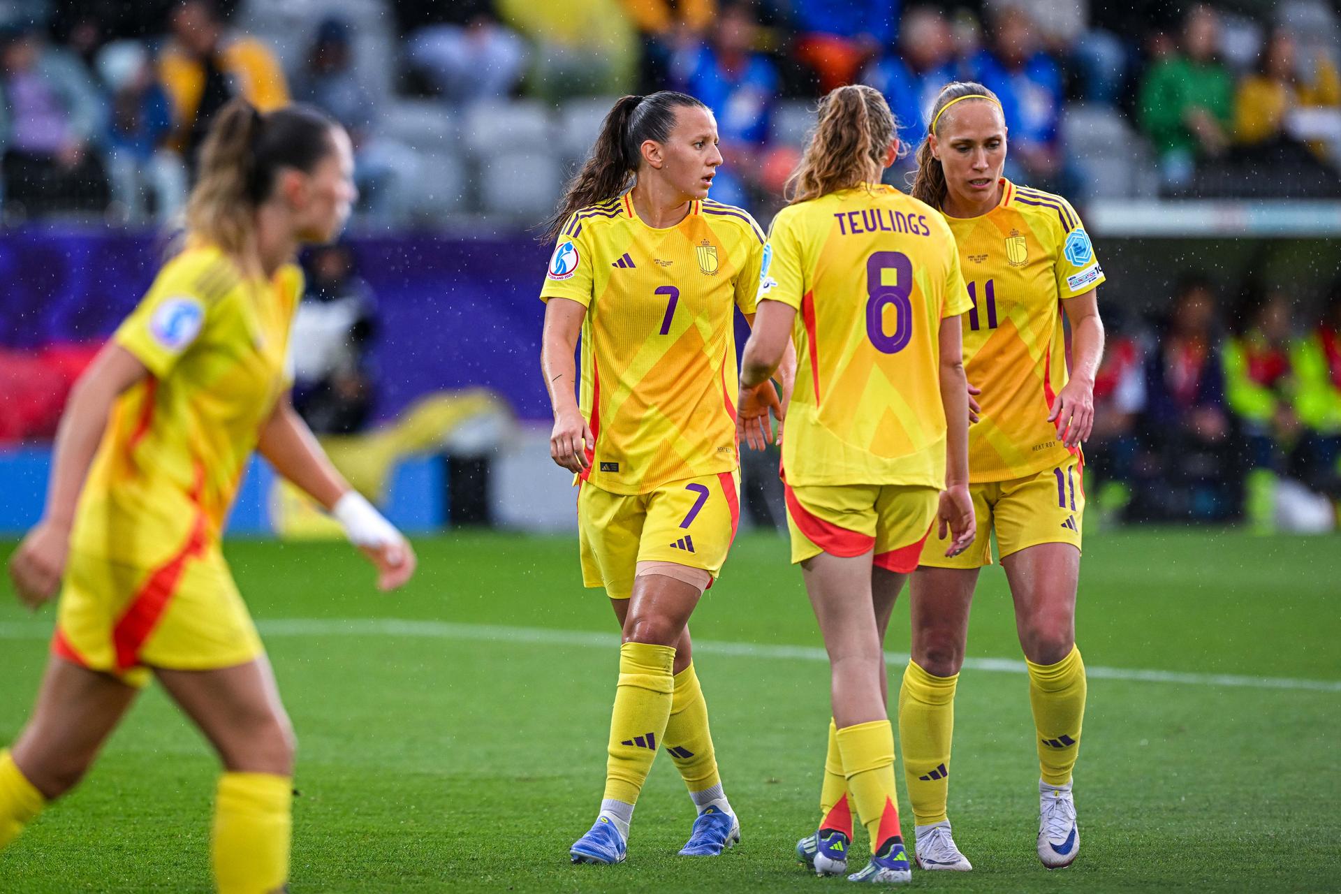 Hannah EURLINGS of Belgium, Jarne TEULINGS of Belgium and Janice CAYMAN of Belgium during the women's UEFA Euro 2025 match between Spain and Belgium at Stockhorn Arena on July 7, 2025 in Thun, Switzerland. (Photo by Baptiste Fernandez/Icon Sport) BELGIUM ONLY