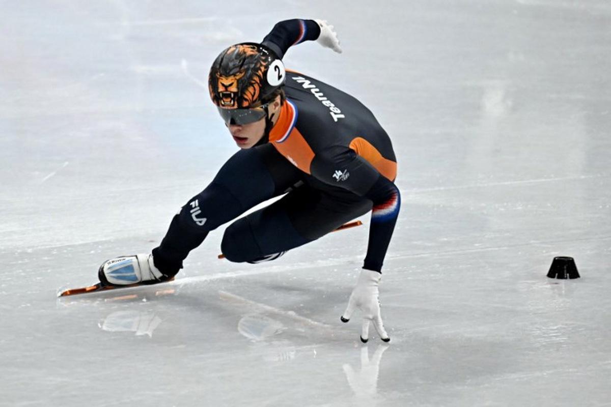 Netherlands' Jens van 't Wout competes in the short track speed skating men's 1500m semi-final during the Milano Cortina 2026 Winter Olympic Games at Milano Ice Skating Arena in Milan on February 14, 2026.  Gabriel BOUYS / AFP