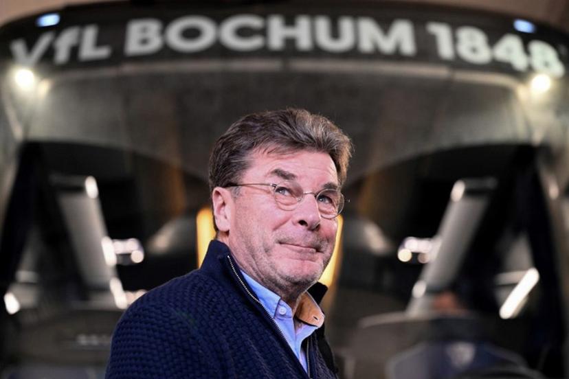 Bochum's German head coach Dieter Hecking arrives to the stadium prior to the German first division Bundesliga football match between 1 FSV Mainz 05 and VfL Bochum in Mainz, western Germany on January 11, 2025.  Kirill KUDRYAVTSEV / AFP