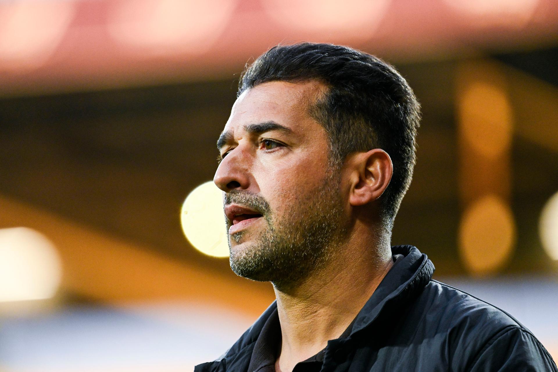 Beerschot's head coach Mohamed Messoudi pictured during a soccer game between Beerschot VA and Lommel SK, Friday 17 April 2026 in Antwerp, on day 34 of the 2025-2026 'Challenger Pro League' 1B second division of the Belgian championship. BELGA PHOTO TOM GOYVAERTS
