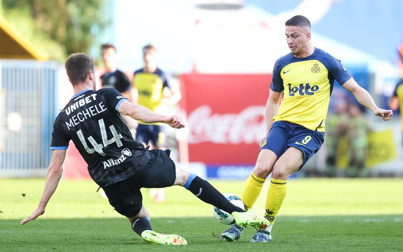 Club's Brandon Mechele and Union's Franjo Ivanovic fight for the ball during a soccer match between Royale Union Saint-Gilloise and Club Brugge, Sunday 27 April 2025 in Brussels, on day 6 (out of 10) of the Champions' Play-offs of the 2024-2025 'Jupiler Pro League' first division of the Belgian championship. BELGA PHOTO VIRGINIE LEFOUR
