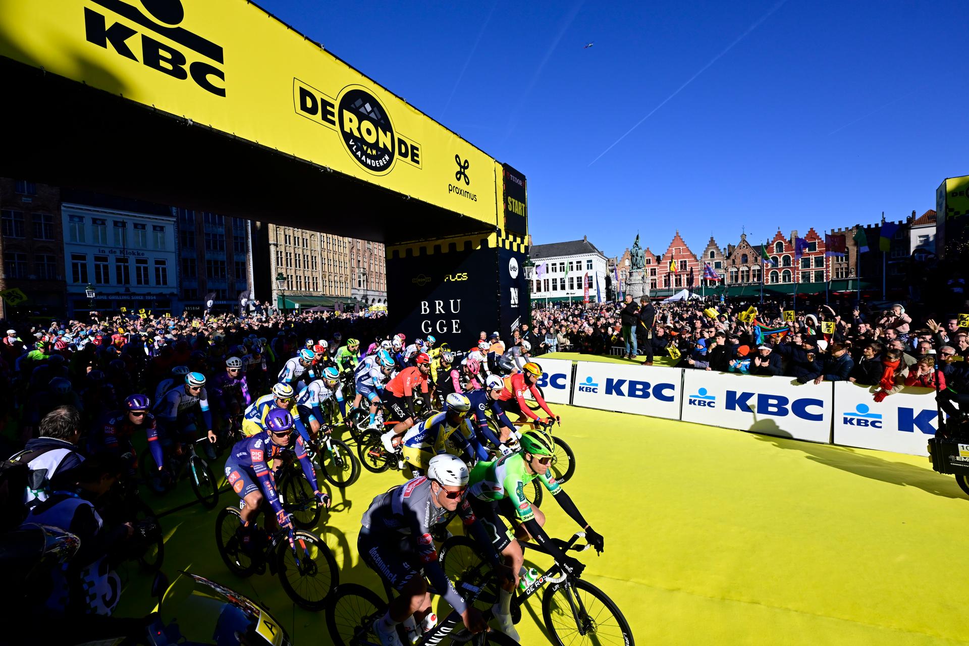 The start of the men's race of the 'Ronde van Vlaanderen/ Tour des Flandres/ Tour of Flanders' one day cycling race, 268,9km from Brugge to Oudenaarde, Sunday 06 April 2025. BELGA PHOTO DIRK WAEM