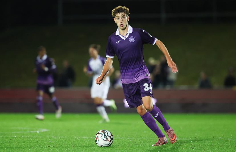 RSCA Futures' Jarne Flies pictured in action during a soccer game between RSCA Futures and Beerschot VA, Friday 12 September 2025 in Deinze, on day 5 of the 2025-2026 'Challenger Pro League' 1B second division of the Belgian championship. BELGA PHOTO VIRGINIE LEFOUR