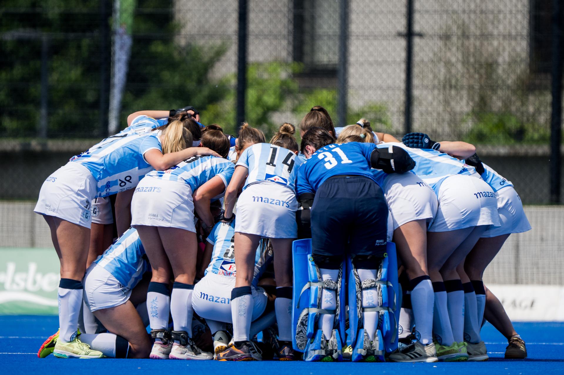 Gantoise's players pictured at the start of a hockey game between Royal Leopold Club and Gantoise, Saturday 31 May 2025 in Gent, the finals of the 'Dr. Oetker Cup'. Launched in the 2024-2025 season, the new Dr. Oetker Hockey Cup brings together all teams playing in the Belgian League, regardless of their division. BELGA PHOTO JASPER JACOBS