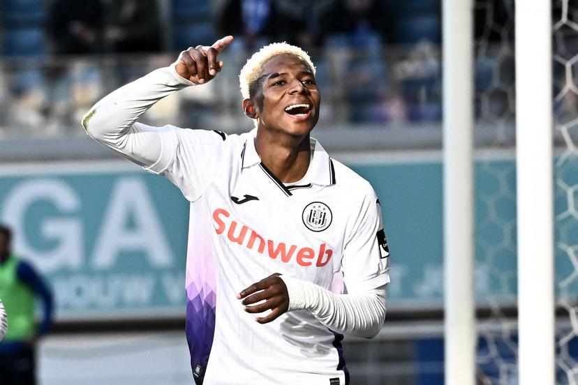 Anderlecht's Nilson Angulo celebrates after scoring the 1-2 goal during a soccer match between KAA Gent and RSC Anderlecht, Sunday 18 January 2026 in Gent, on day 21 of the 2025-2026 'Jupiler Pro League' first division of the Belgian championship. BELGA PHOTO MAARTEN STRAETEMANS