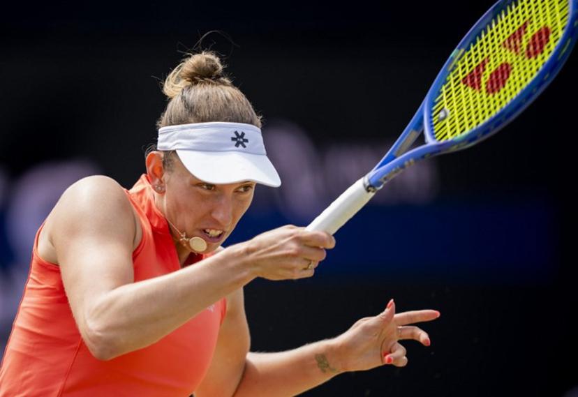 Belgium's Elise Mertens returns the ball to Romania's Elena-Gabriela Ruse during the final of the Libema Open tennis tournament, in Rosmalen on June 15, 2025.  Sander Koning / ANP / AFP