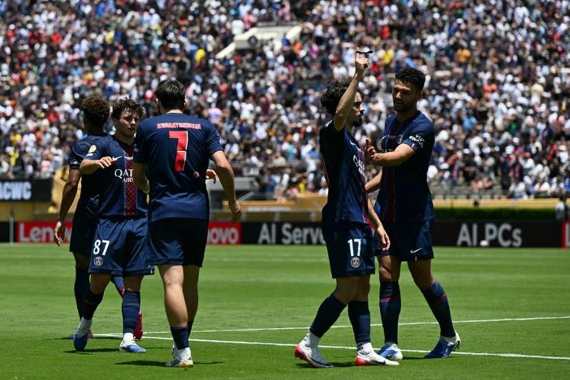 Paris Saint-Germain's Portuguese midfielder #17 Vitinha (2ndR) celebrates with teammates after scoring a goal during the Club World Cup 2025 Group B football match between France's Paris Saint-Germain and Spain's Atletico de Madrid at the Rose Bowl stadium in Los Angeles on June 15, 2025.  YURI CORTEZ / AFP