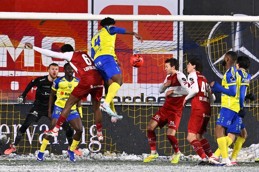 STVV's Loic Mbe Soh scoring the 3-2 goal during a soccer match between Sint-Truidense V.V. and Zulte Waregem, Sunday 15 February 2026 in Sint-Truiden, on day 25 of the 2025-2026 'Jupiler Pro League' first division of the Belgian championship. BELGA PHOTO JOHAN EYCKENS