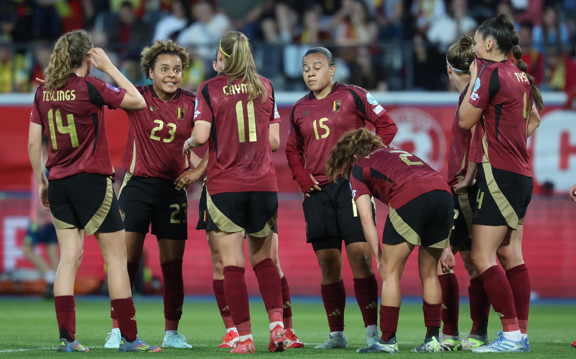 Belgium's players look dejected during a soccer game between the national teams of Belgium (Red Flames) and Spain, on the fifth matchday in group A3 of the 2024-25 Women's Nations League competition, on Friday 30 May 2025 in Heverlee, Leuven. BELGA PHOTO VIRGINIE LEFOUR