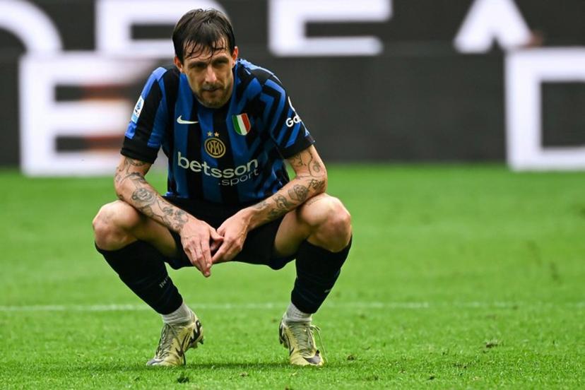 Inter Milan's Italian defender #15 Francesco Acerbi reacts during the Italian Serie A football match between Inter Milan and Roma at the San Siro stadium in Milan on April 27, 2025.  Piero CRUCIATTI / AFP