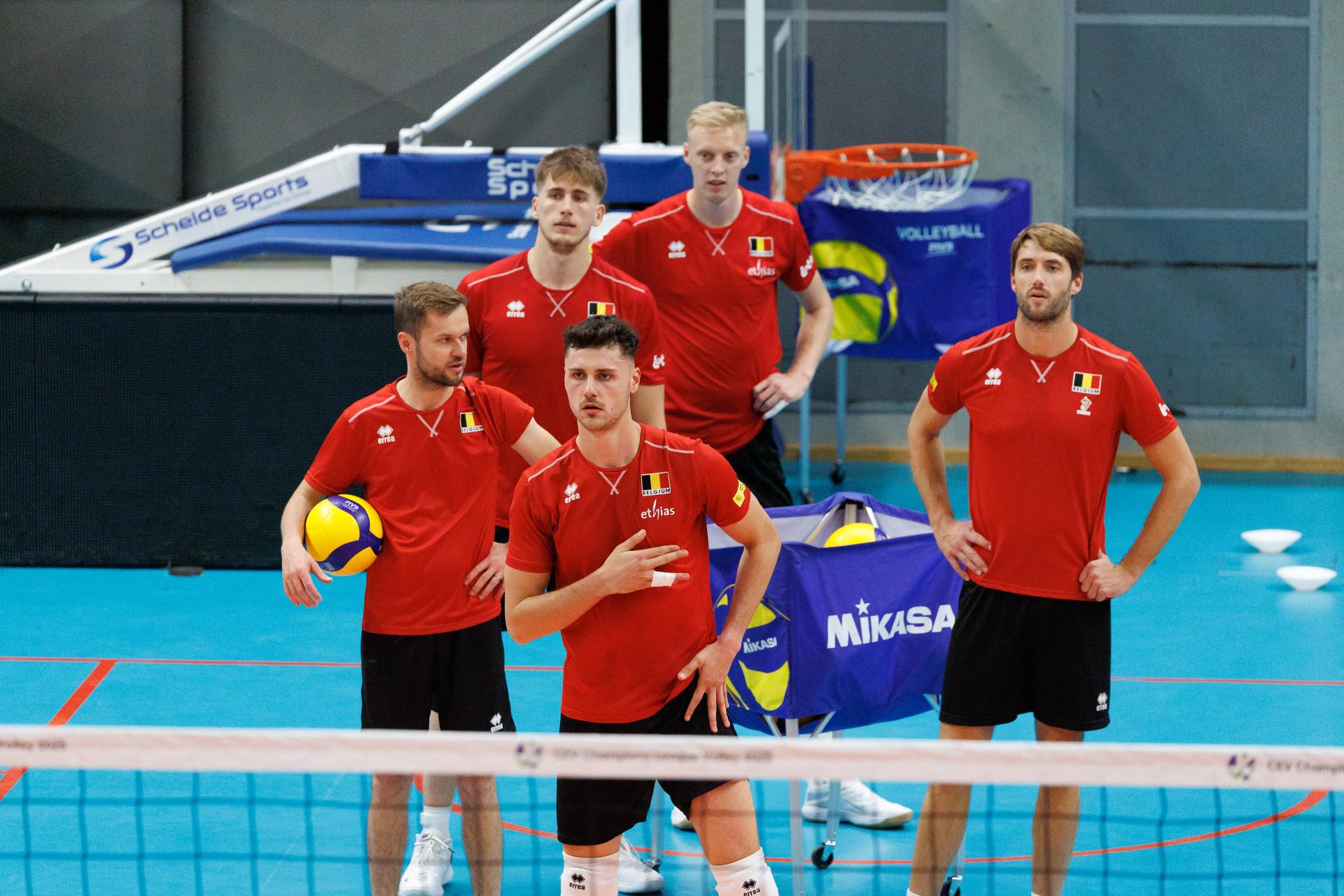 Belgium's players pictured during the media day of the Red Dragons, Belgian national men's volleyball team, ahead of the World Championship, in Roeselare, on Thursday 04 September 2025. The FIVB 2025 Volleyball World Championship take place from 12 to 28 September in the Philippines. BELGA PHOTO KURT DESPLENTER