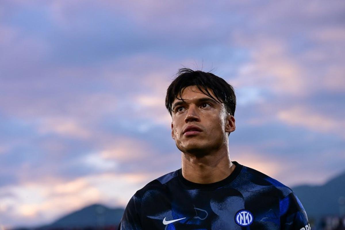 Inter Milan's Argentinian forward #11 Joaquin Correa looks on prior to the Italian Serie A football match between Como 1907 and Inter Milan at the Giuseppe-Sinigaglia Stadium in Como, on May 23, 2025.  PIERO CRUCIATTI / AFP