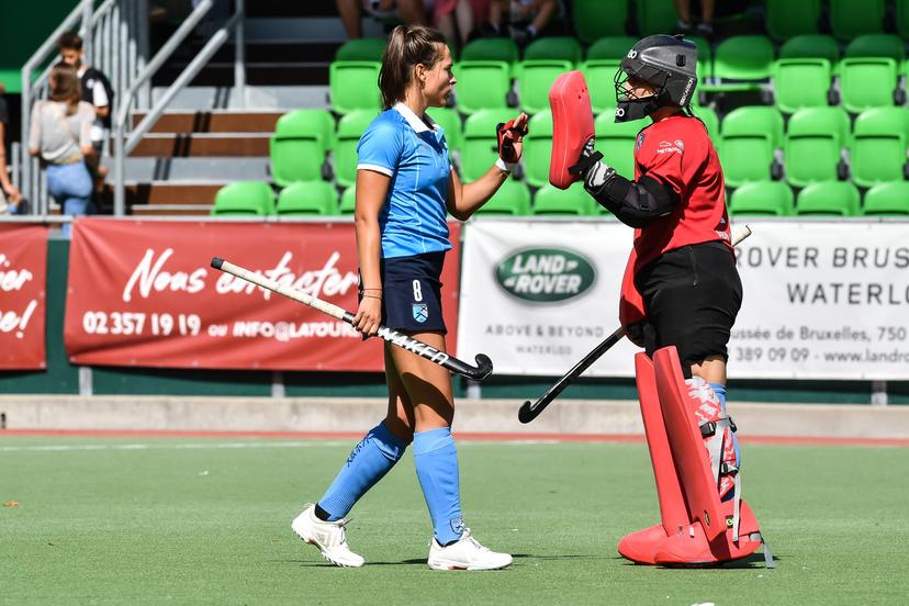 08 Braxgata's Lien Hillewaert and 01 Braxgata's goalkeeper Elena Sotgiu pictured during a hockey game between Waterloo Ducks HC and Braxgata, Sunday 4 September 2022 in Waterloo, on day 1 of the Belgian Women Hockey League season 2022-2023. BELGA PHOTO JILL DELSAUX