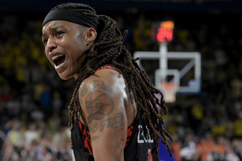 Villeneuve d'Ascq's Croatian shooting guard #01 Shavonte Zellous reacts during the women's FIBA Euroleague final basketball match between Fenerbahce and Villeneuve-d'Ascq at the Servet Tazegul Spor Salonu arena in Mersin on April 14, 2024.  OZAN KOSE / AFP