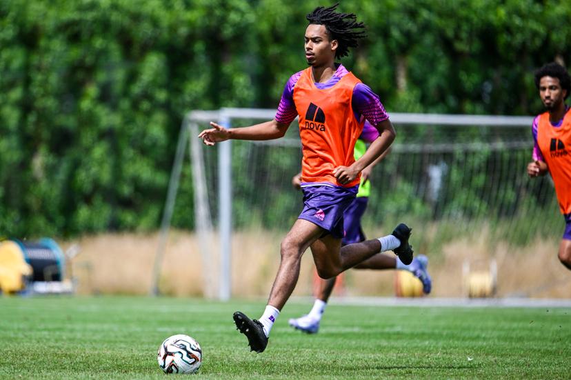 Beerschot's Oscar Vargas pictured in action during a training session of Belgian soccer team K Beerschot VA, Friday 27 June 2025 in Antwerp, in preparation of the upcoming 2025-2026 Belgian first division soccer season. BELGA PHOTO TOM GOYVAERTS