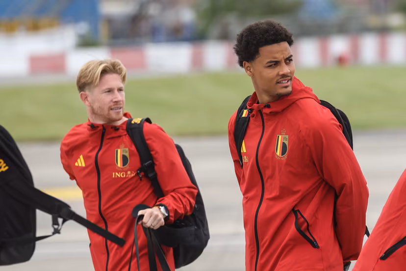 Belgium's Kevin De Bruyne and Belgium's Koni De Winter pictured during the departure of Belgian national soccer team the Red Devils from Brussels Airport, Monday 08 June 2026, in Zaventem. The Red Devils fly to their base camp in Seattle for the FIFA World Cup 2026 which is held in the United States, Canada and Mexico. BELGA PHOTO BRUNO FAHY