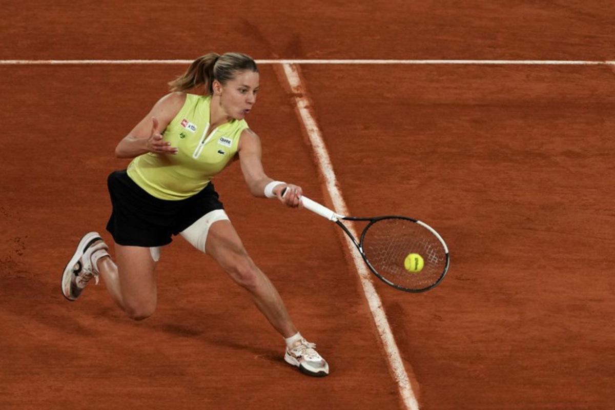 Poland's Maja Chwalinska plays a forehand return to Russia's Diana Shnaider during their women's semi final singles match on day 12 of the French Open tennis tournament on Court Philippe-Chatrier at the Roland-Garros Complex in Paris on June 4, 2026. Dimitar DILKOFF / AFP